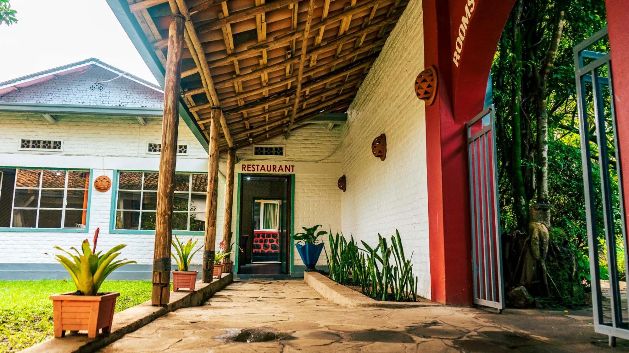 Isange Paradise Resort 루헹게리 외부 사진
