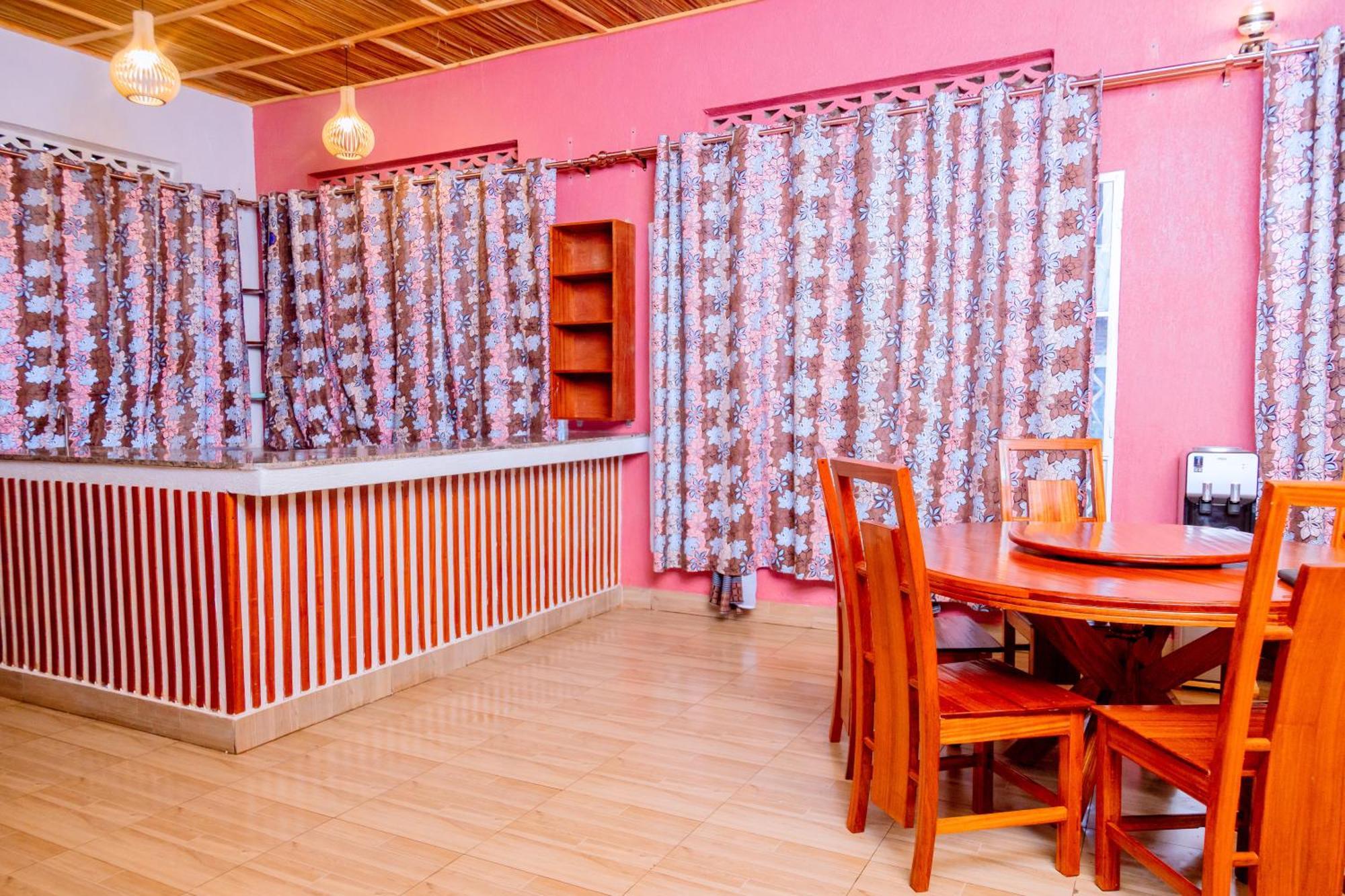 Isange Paradise Resort 루헹게리 외부 사진